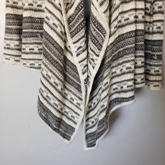 Maurices 2 2X Draped Front Sweater Cardigan Long Sister Cream Olive Green Layer - Picture 4 of 10